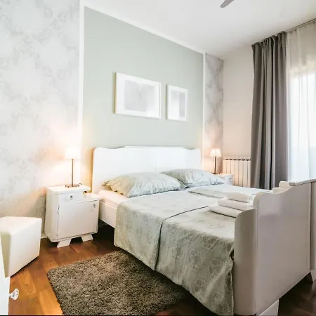 Holiday Haler - Pul303 * Pula