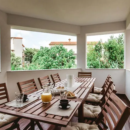 Holiday Haler - Pul303 * Pula