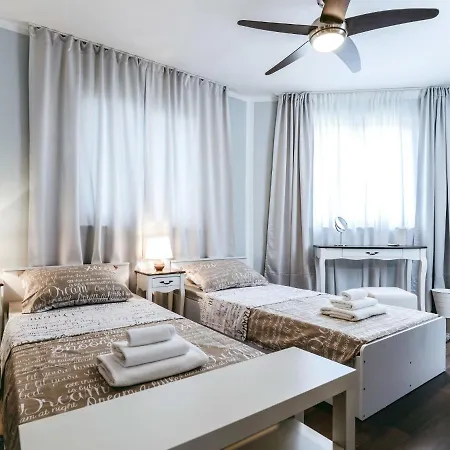 Holiday Haler - Pul303 Pula