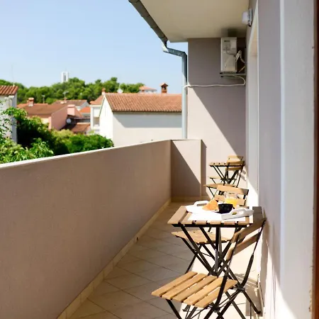 Holiday Haler - Pul303 Pula